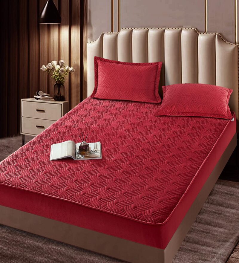Husa Pat Matlasata cu Elastic, Topper, 180 x 200cm, Rosu, J23503